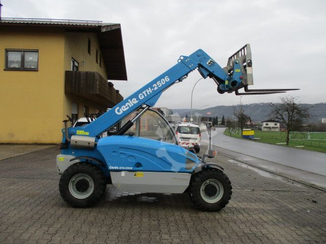 Alquiler de Telehandler Diesel 11 mts, 3 tons, peso aprox 10.000  en Mérida, Yucatán, México